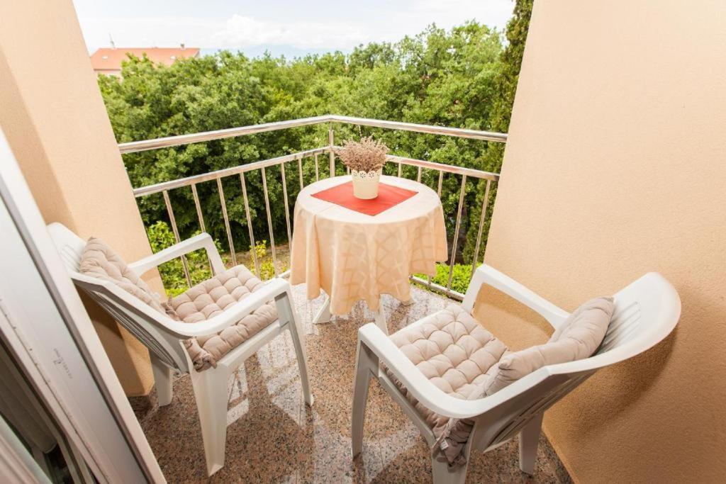 B&B Pansion Vago Malinska Exterior photo